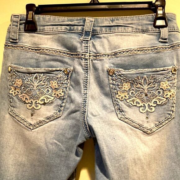 Knox Rose Embroidery Crop Skinny Jeans size 4 - Picture 6 of 9
